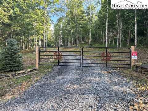 10 Autumn Lane, West Jefferson, NC 28694