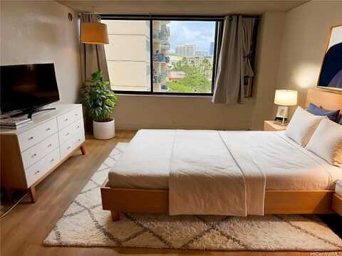 444 Niu Street, Honolulu, HI 96815