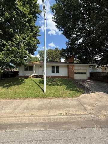 2053 S Sterling Avenue, Independence, MO 64052