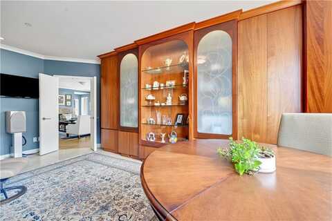 411 W 46th Terrace, Kansas City, MO 64112