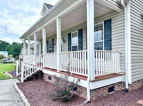 100 Daniel Court, Richlands, NC 28574