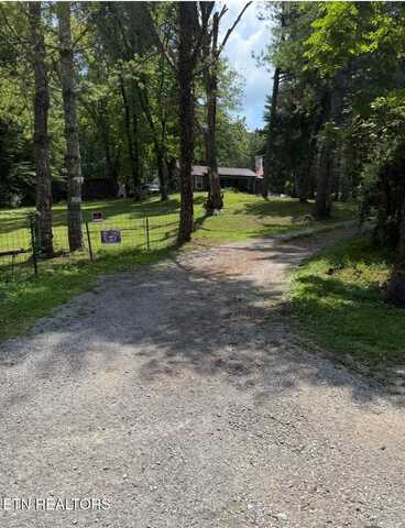 3824 Sugar Grove Valley Rd, Harriman, TN 37748