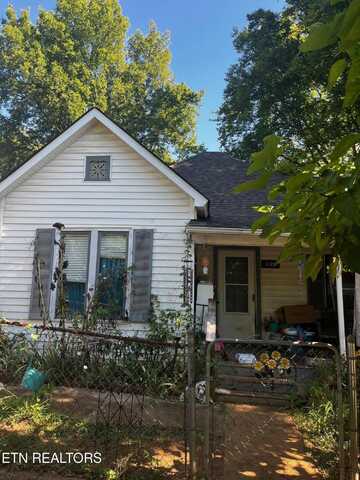 1121 Overton Place, Knoxville, TN 37917