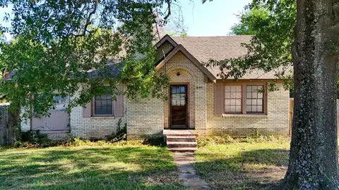 800 E Young St., Longview, TX 75602