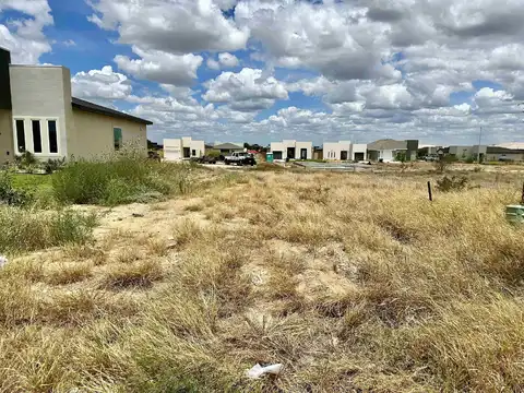 6710 El Bosal Ln., Laredo, TX 78046