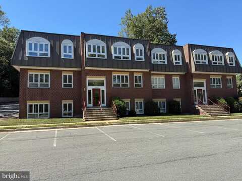10619 JONES ST #201B, FAIRFAX, VA 22030