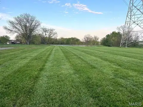 2230 Kaiser Road, New Athens, IL 62264