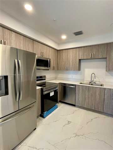 11150 NW 82nd St, Doral, FL 33178