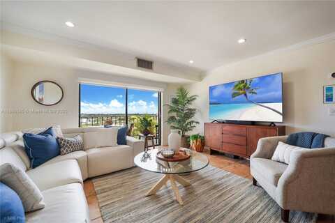 77 Crandon Blvd, Key Biscayne, FL 33149