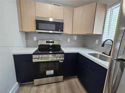 560 NE 63rd St, Miami, FL 33138