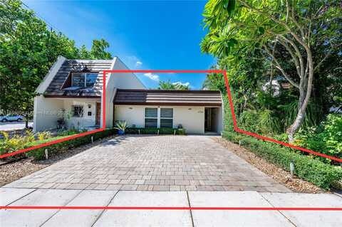 6704 Crooked Palm Ter, Miami Lakes, FL 33014