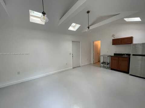 118 NW 24th St, Miami, FL 33127
