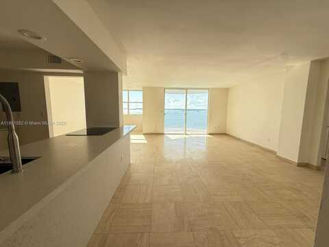 1420 Brickell Bay Dr, Miami, FL 33131