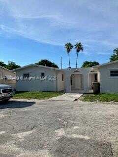 6181 SW 41st Ct, Davie, FL 33314