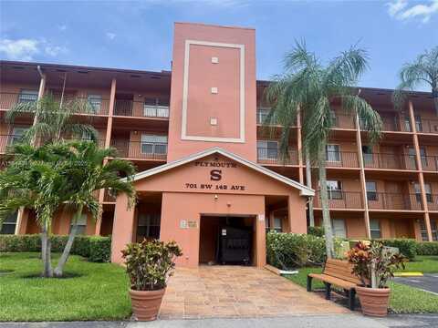 701 SW 142nd Ave, Pembroke Pines, FL 33027