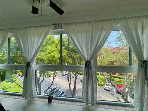 701 SW 142nd Ave, Pembroke Pines, FL 33027