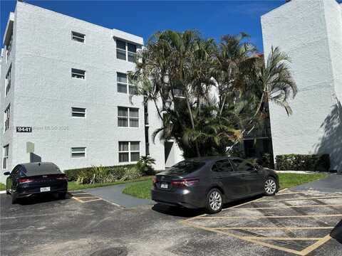 9441 Evergreen Pl, Davie, FL 33324