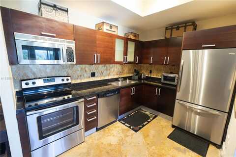 3250 Grand Ave, Miami, FL 33133