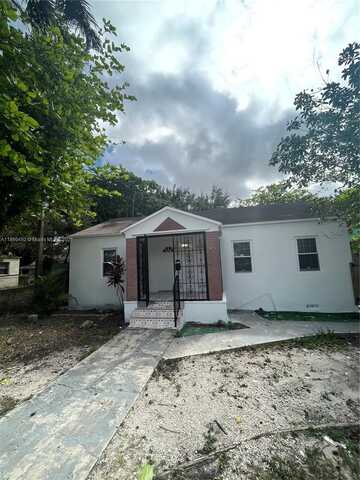 1250 NW 43rd St, Miami, FL 33142