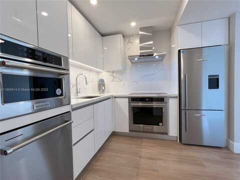 1881 Middle River Dr, Fort Lauderdale, FL 33305