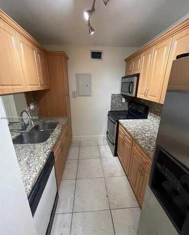 460 W Park Dr, Miami, FL 33172