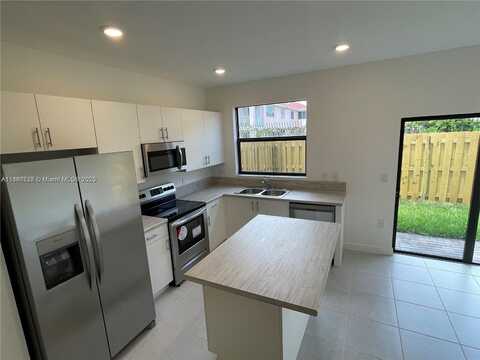 20671 NE 7th Pl, Miami, FL 33179