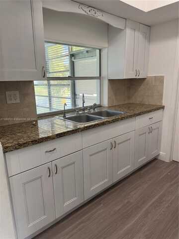 2985 NW 69th Ave, Sunrise, FL 33313