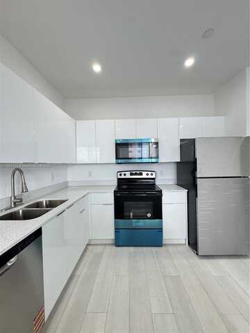 909 E 24th St, Hialeah, FL 33013