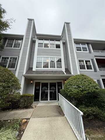 1007 Meadow Court, Helmetta, NJ 08828