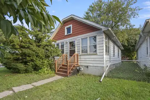 5807 W Park Hill Ave, Milwaukee, WI 53213