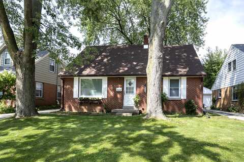 541 N 104th St, Wauwatosa, WI 53226