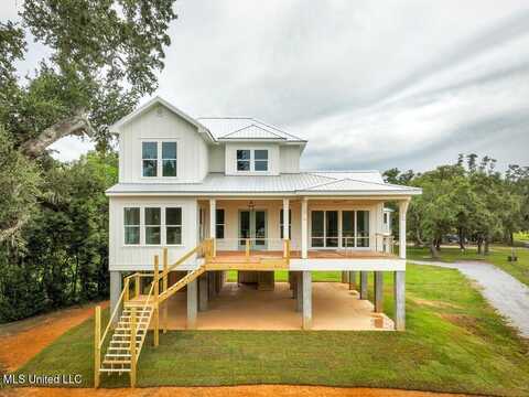 642 N Beach Boulevard, Bay Saint Louis, MS 39520