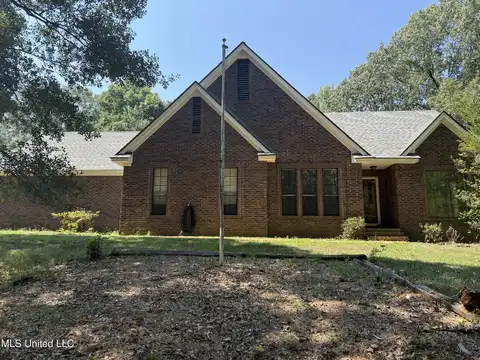 8905 Oak Ridge Drive, Walls, MS 38680
