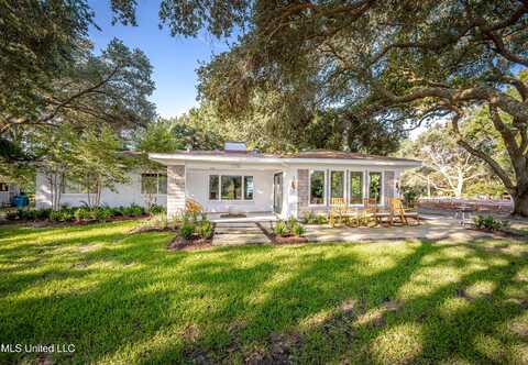 1210 Harbor Road, Ocean Springs, MS 39564