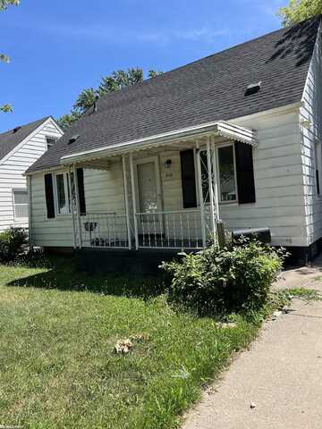 8076 Standard, Center Line, MI 48015