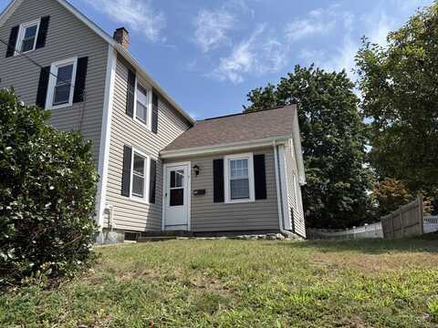 7 Hopedale St, Hopedale, MA 01747