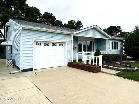 18 Westport Drive, Toms River, NJ 08757
