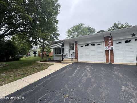 7 Valley Forge Drive, Whiting, NJ 08759