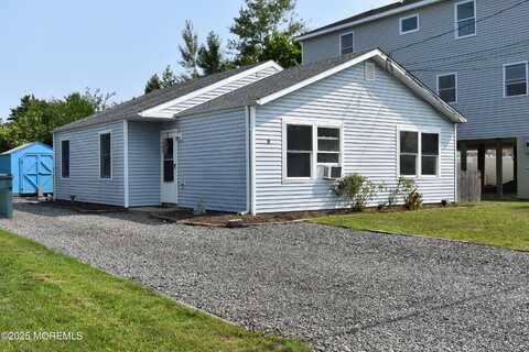 8 Lake Superior Drive, Little Egg Harbor, NJ 08087