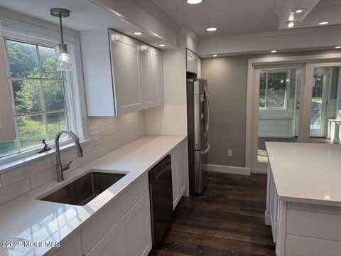 118 State Route 34, Holmdel, NJ 07733
