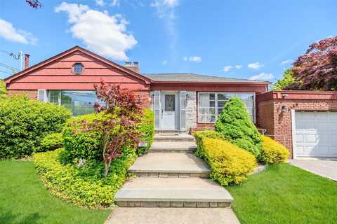 511 Milligan Lane, West Islip, NY 11795