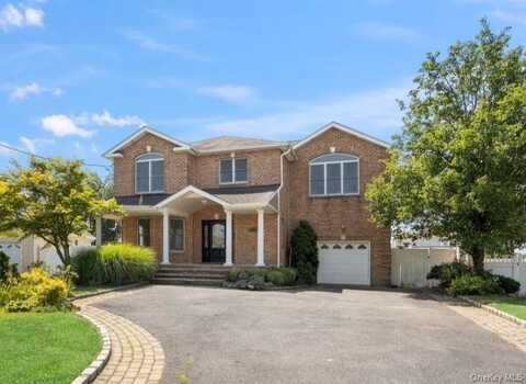 70 S Crescent Drive, Farmingdale, NY 11735