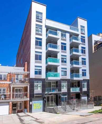 144-69 Barclay Avenue, Flushing, NY 11355