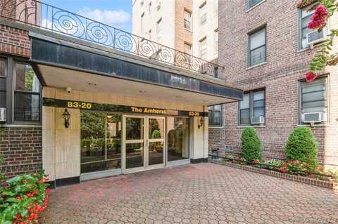 83-20 141 ST, Briarwood, NY 11435