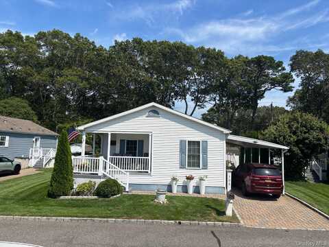 1661 Old Country Road, Riverhead, NY 11901