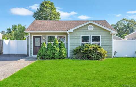 445 48th Street, Lindenhurst, NY 11757