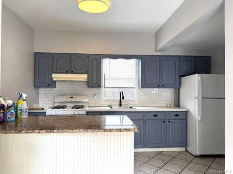 120 Lincoln Avenue, Mineola, NY 11501