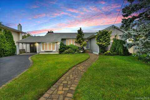 73 Massachusetts Avenue, Massapequa, NY 11758