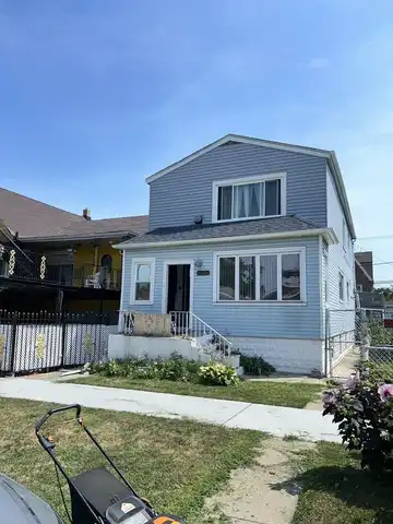 10335 S Hoxie Avenue, Chicago, IL 60617