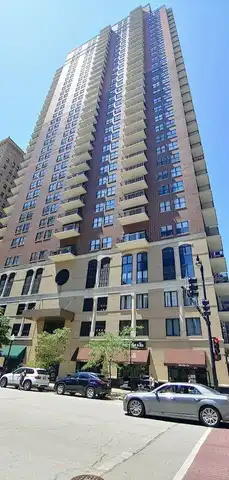 41 E 8th Street, Chicago, IL 60605